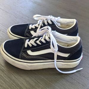 Old Skool Low Cut Vans Size 3 Sneakers